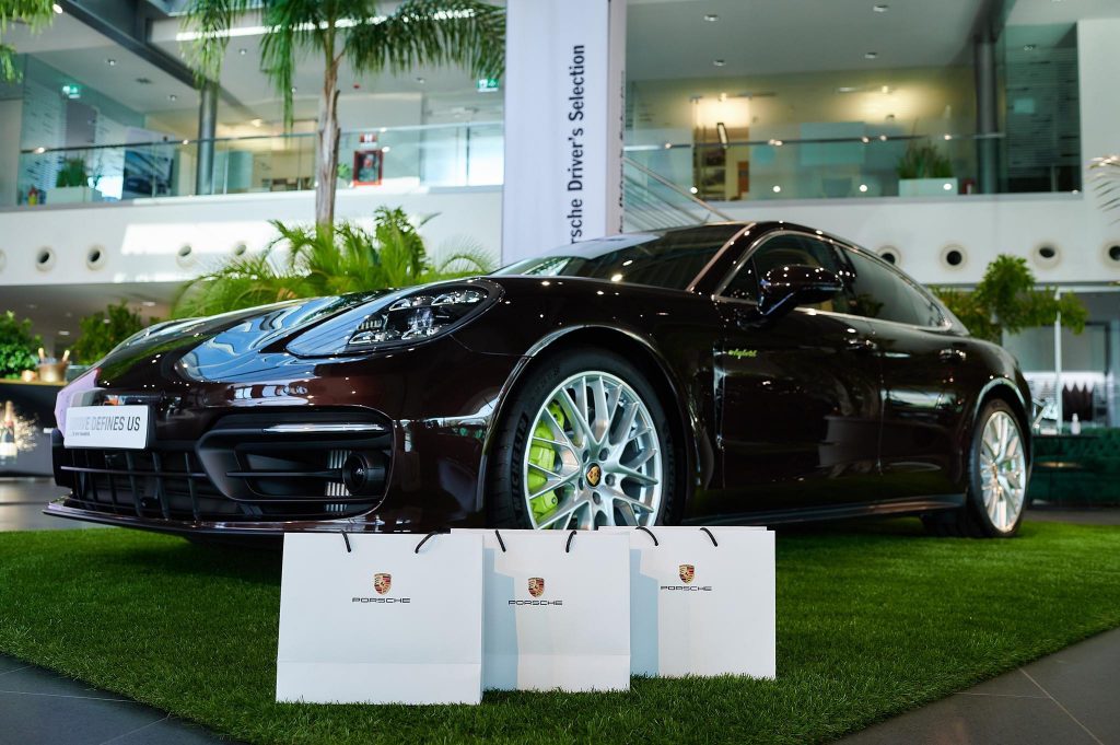 Easigrass collaborates with Porsche