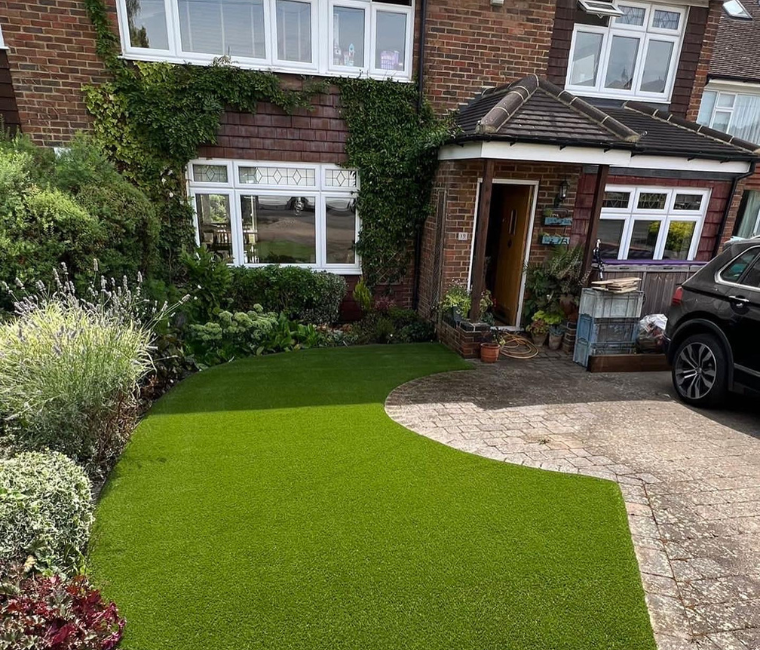 How Artificial Grass Improves Your Kerb Appeal