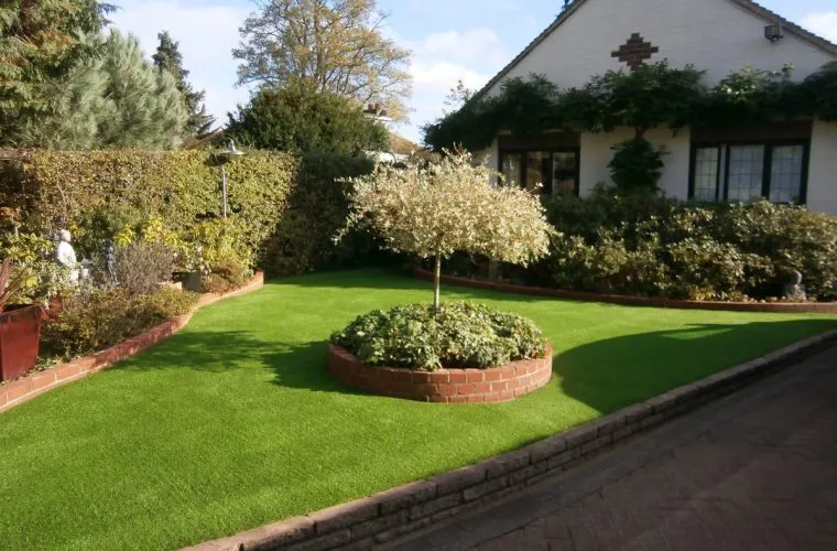 artificial-grass-Front-Garden-760x500-c-center