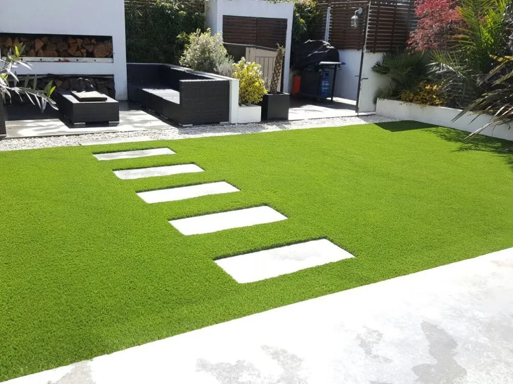 artificial-grass-back-Garden-2-1000x750-c-center