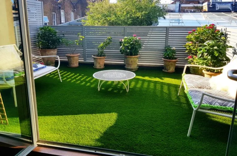 artificial-grass-for-roof-760x500-c-center