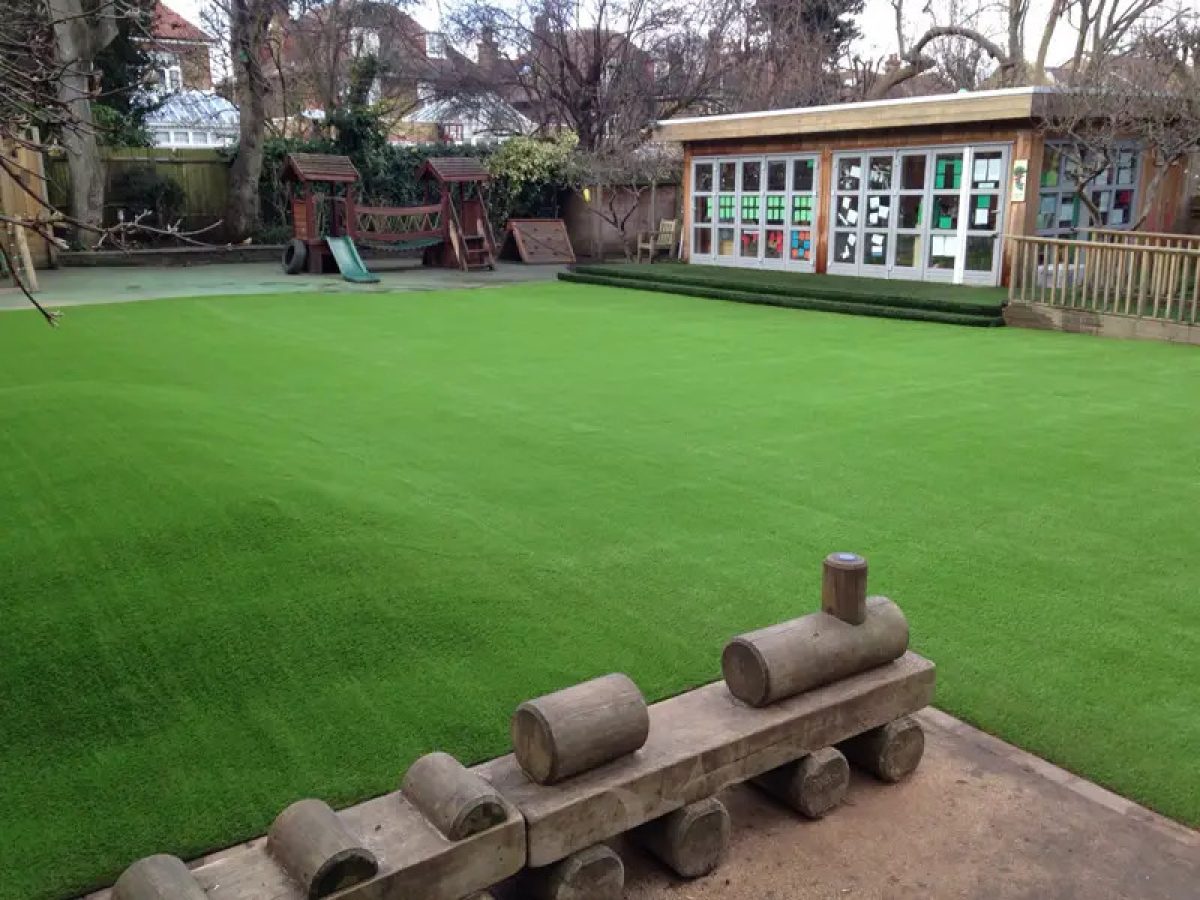 artificial-grass-for-schools_holland-park-2