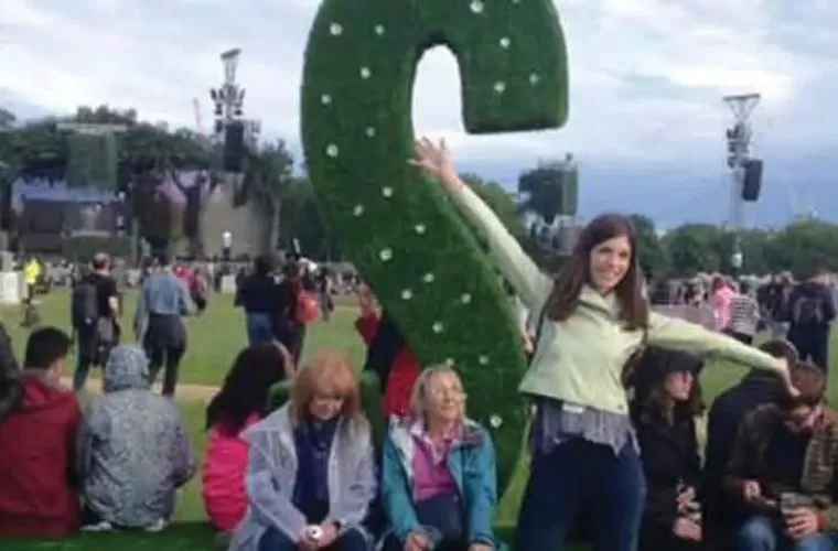 artificial-grass-letters-760x500-c-center