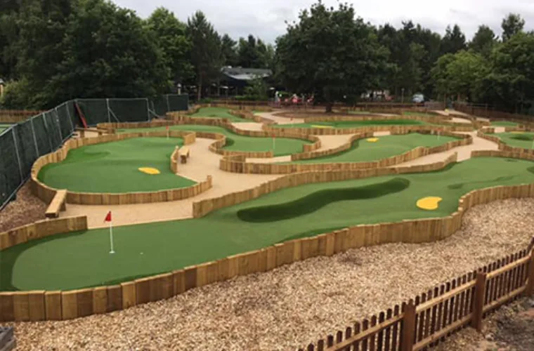 mini-golf-course-flags-holes-760x500-c-center