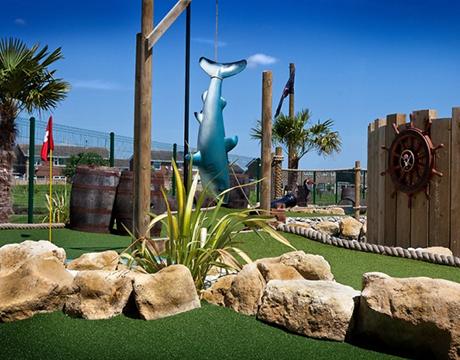mini-golf-course-shark-1
