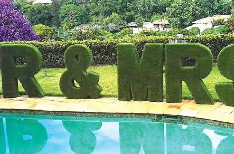 mr-and-mrs-grass-sign-760x500-c-center