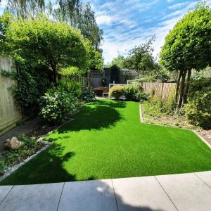 artificial-grass-for-gardens-holland-park-1